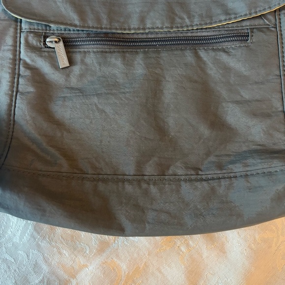 Baggallini Gray Nylon Pocket Town Crossbody Bag - Picture 2 of 12